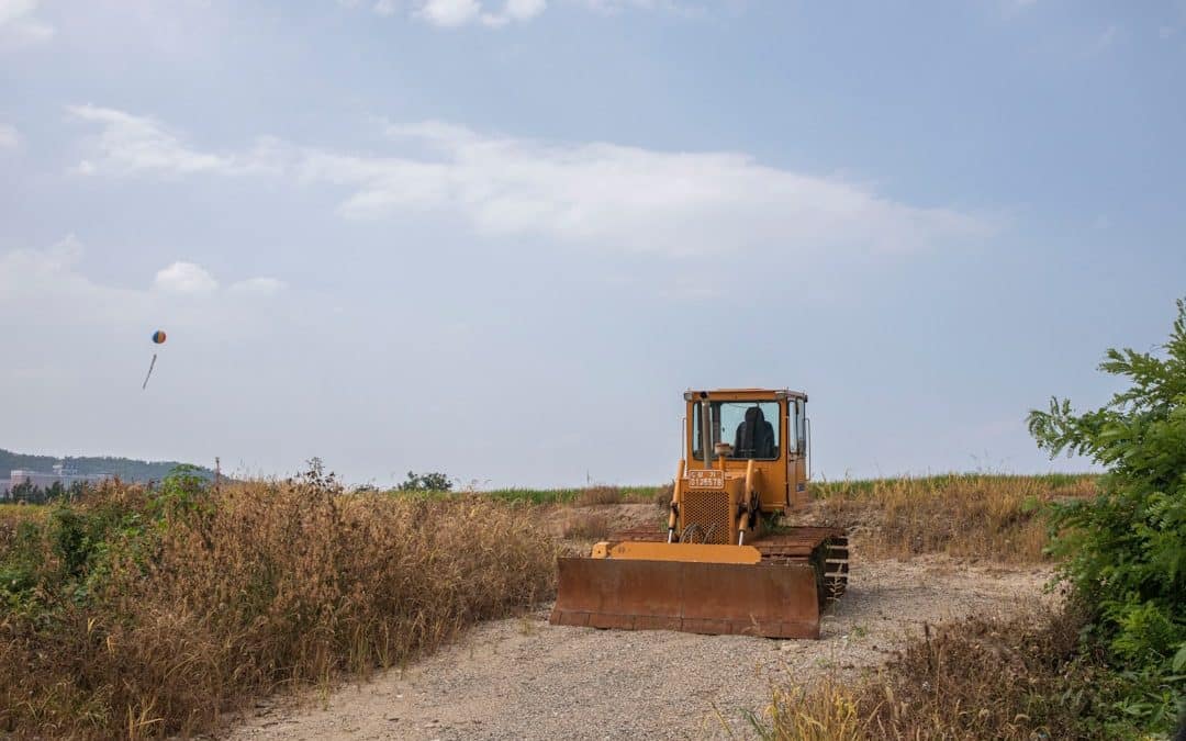 From Brush to Beautiful—Choosing the Right Land Clearing Service